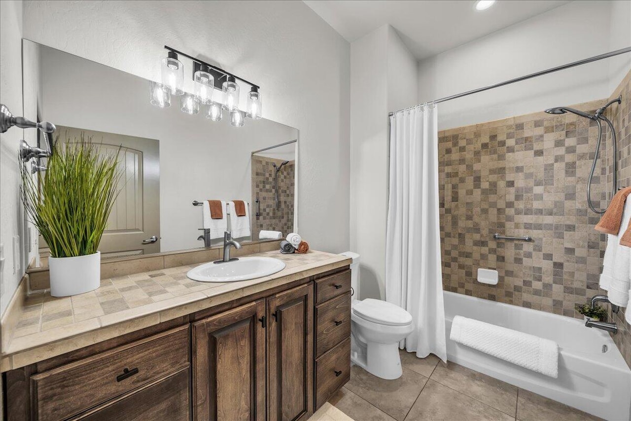 280 S Luce Del Sol #311 St George, UT 84770 condo for sale, MLS#25-266121 - Erika Rogers Photo 8