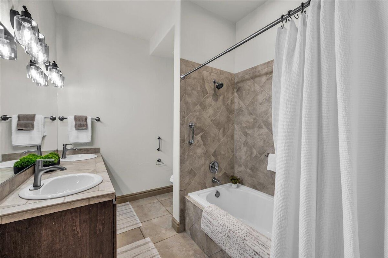 280 S Luce Del Sol #311 St George, UT 84770 condo for sale, MLS#25-266121 - Erika Rogers Photo 10