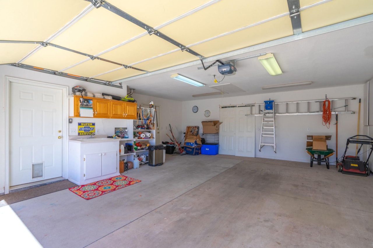 392 N Windsor DR Washington, UT 84780 home for sale, MLS#25-265899 - Erika Rogers Photo 7