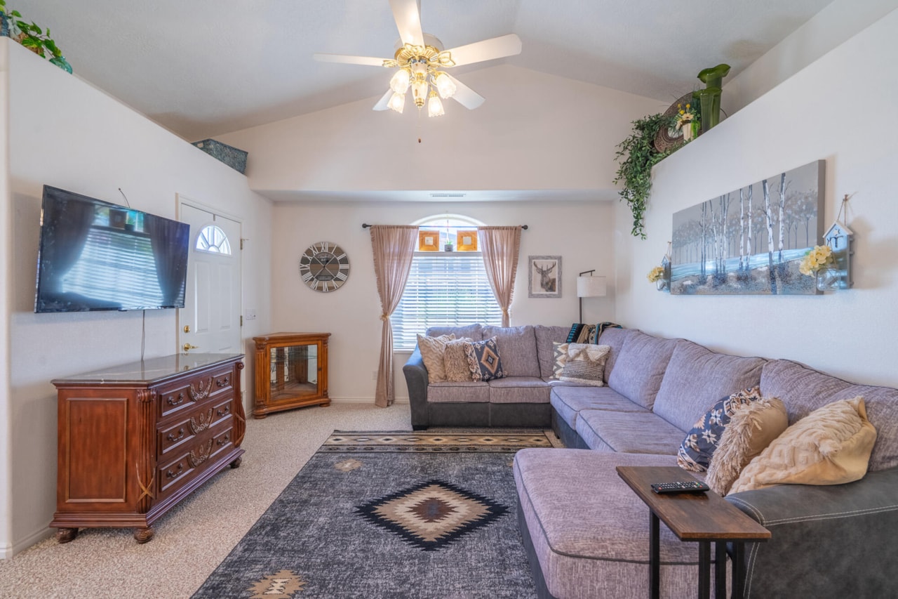 392 N Windsor DR Washington, UT 84780 home for sale, MLS#25-265899 - Erika Rogers Photo 11