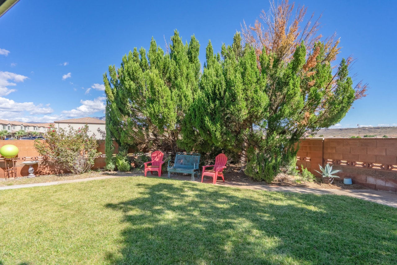 392 N Windsor DR Washington, UT 84780 home for sale, MLS#25-265899 - Erika Rogers Photo 63