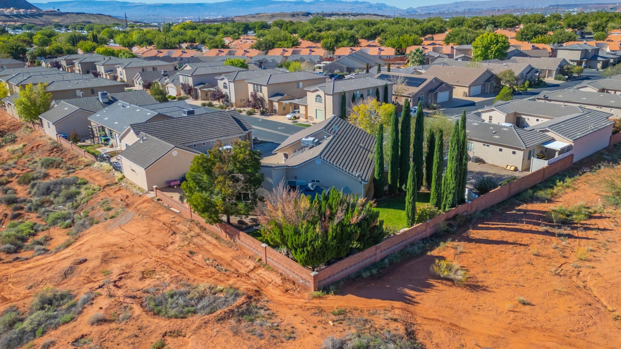 392 N Windsor DR Washington, UT 84780 home for sale, MLS#25-265899 - Erika Rogers Photo 75