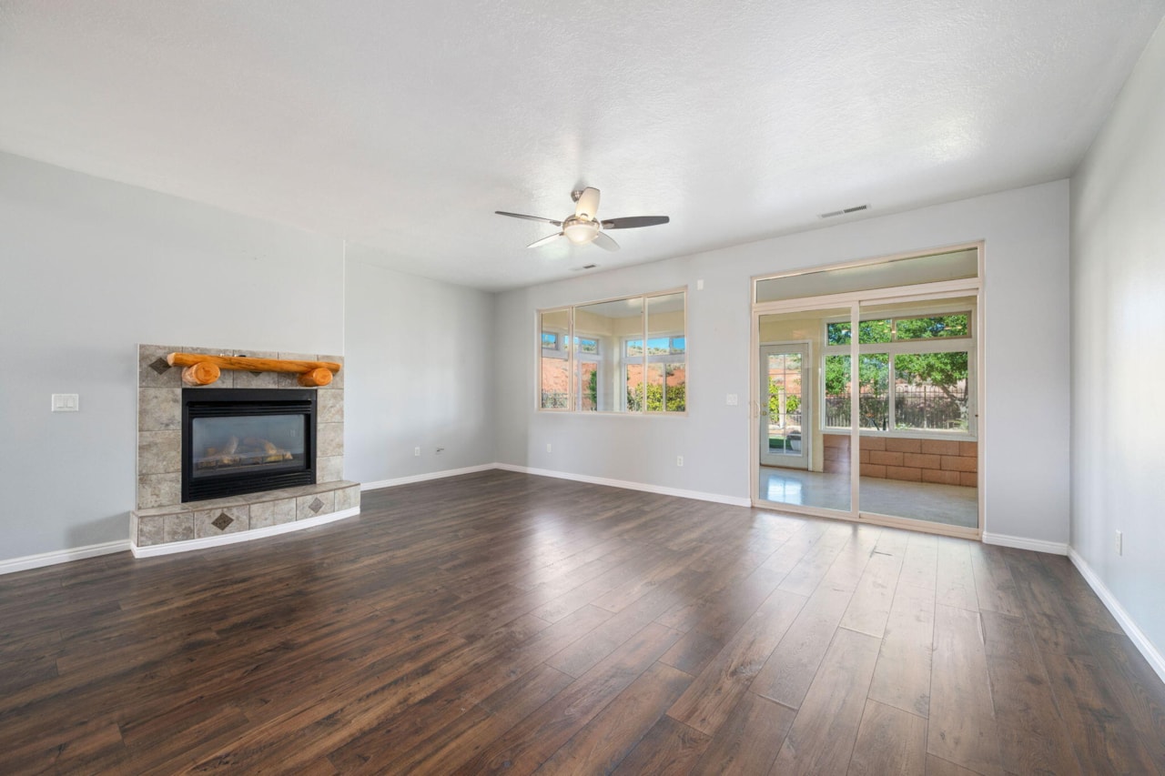 2518 N Expedition LN Washington, UT 84780 home for sale, MLS#25-266139 - Erika Rogers Photo 4