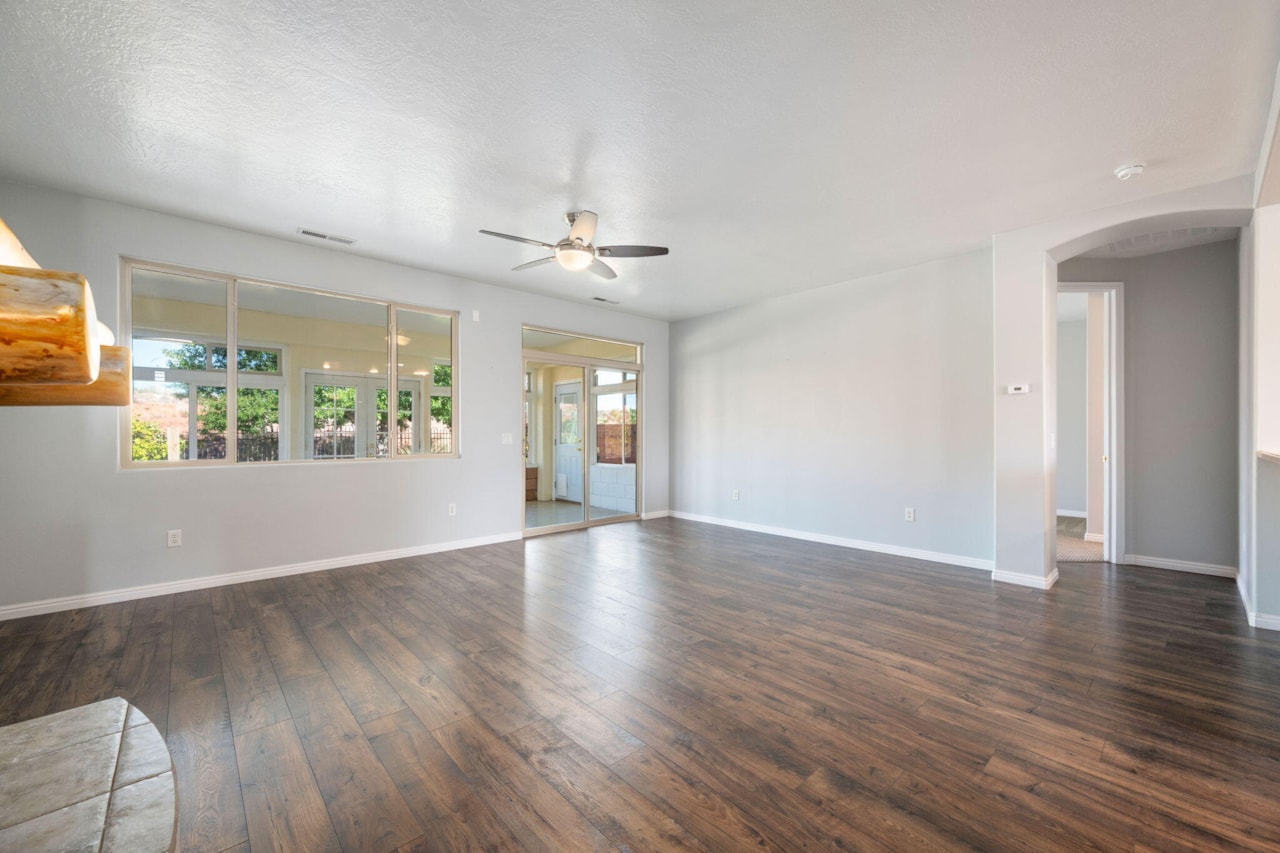 2518 N Expedition LN Washington, UT 84780 home for sale, MLS#25-266139 - Erika Rogers Photo 5