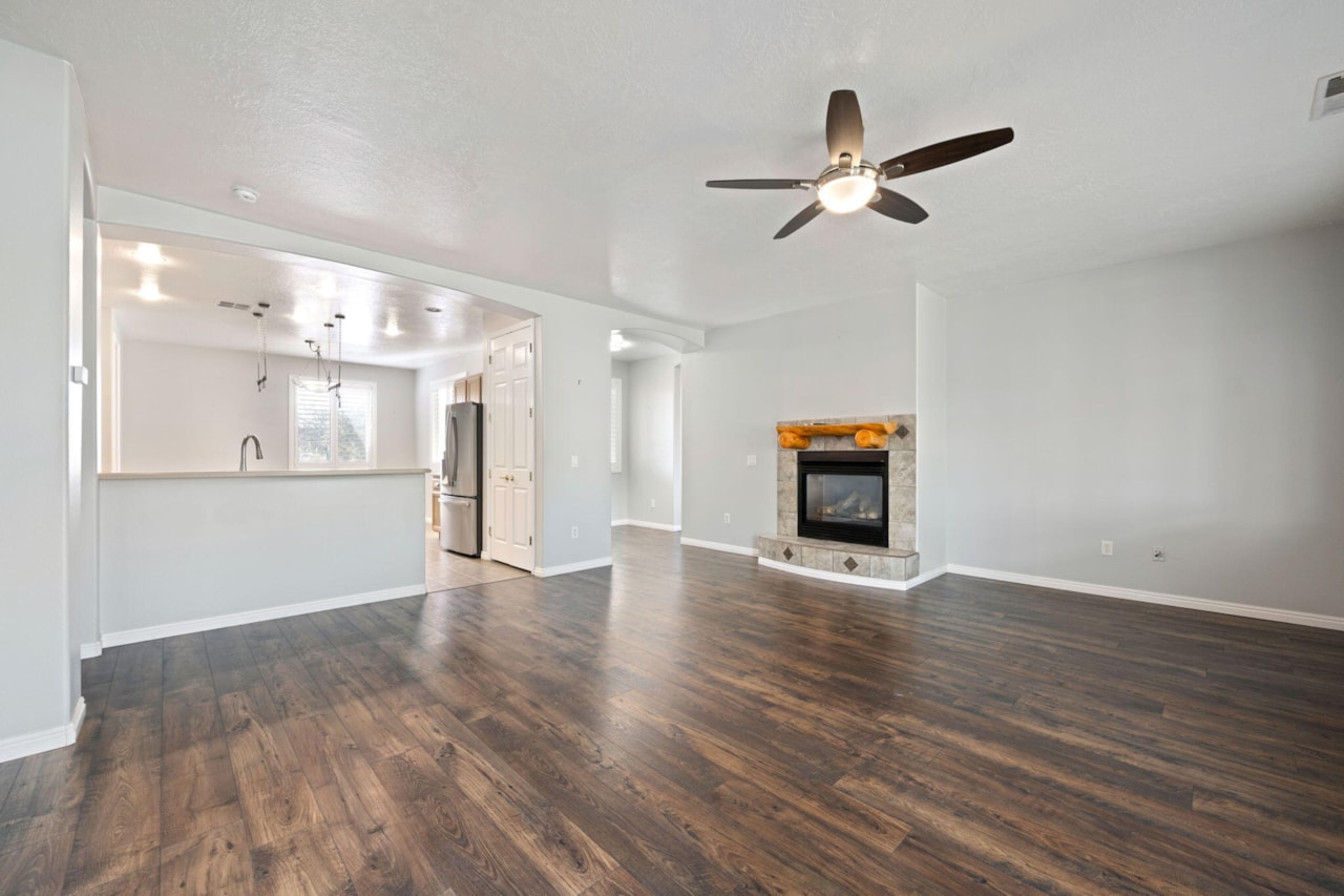 2518 N Expedition LN Washington, UT 84780 home for sale, MLS#25-266139 - Erika Rogers Photo 6