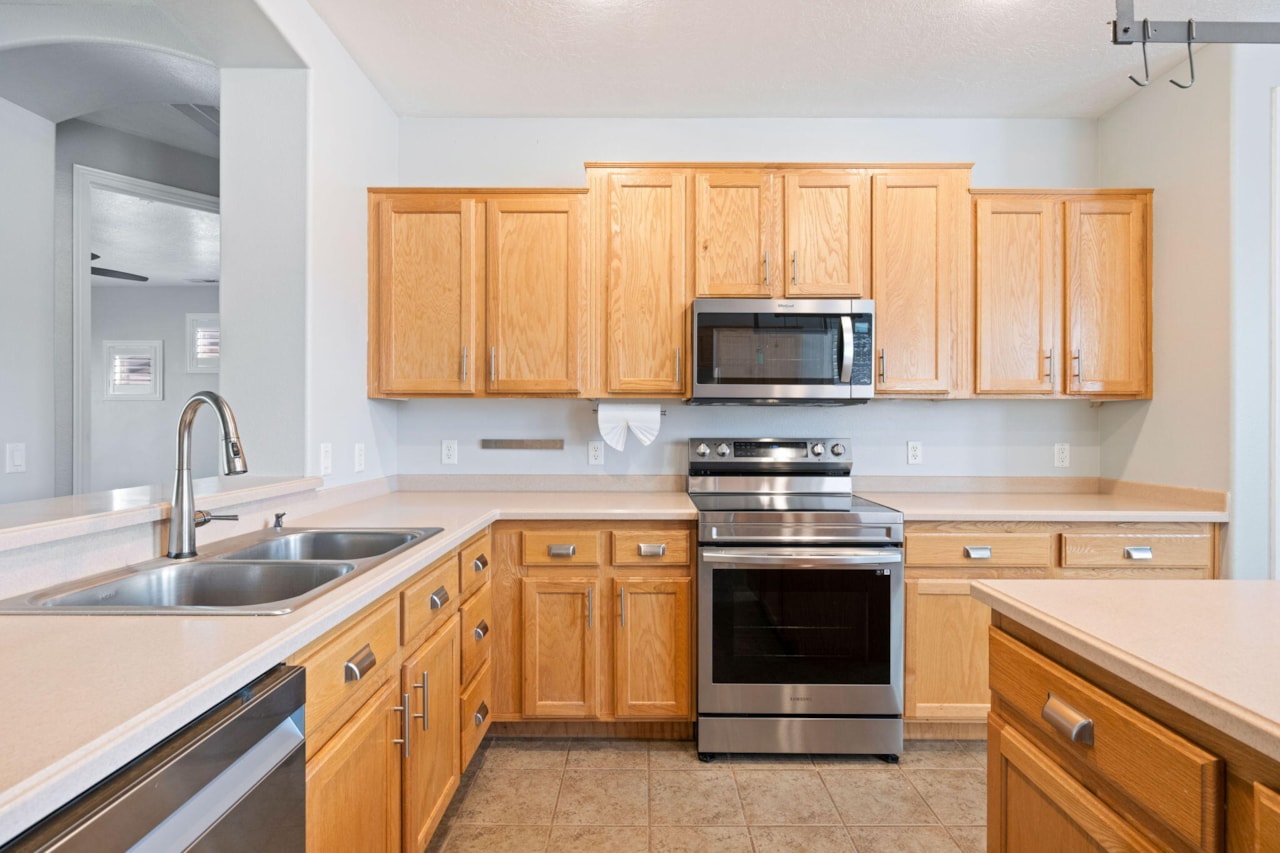 2518 N Expedition LN Washington, UT 84780 home for sale, MLS#25-266139 - Erika Rogers Photo 10