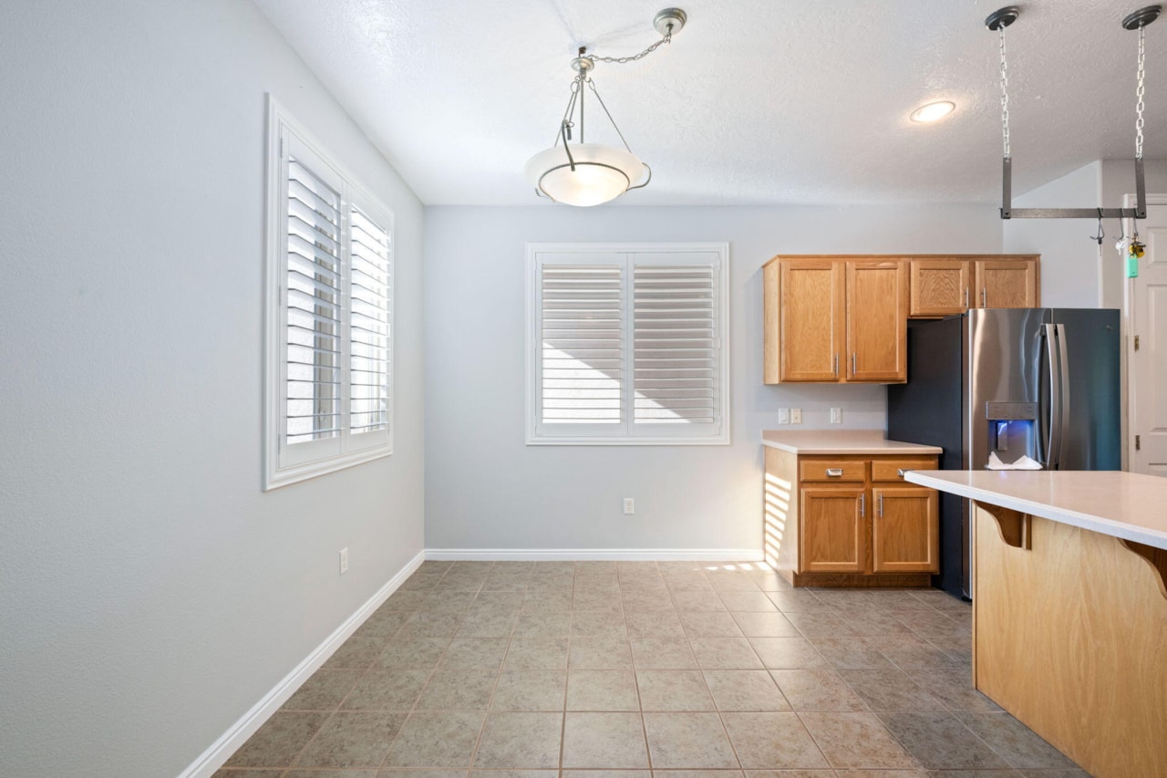 2518 N Expedition LN Washington, UT 84780 home for sale, MLS#25-266139 - Erika Rogers Photo 11