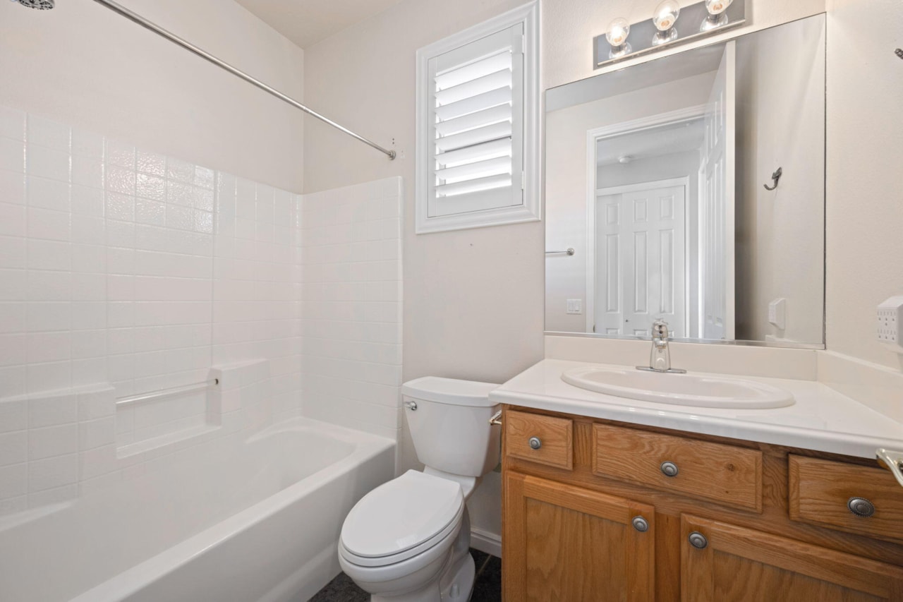 2518 N Expedition LN Washington, UT 84780 home for sale, MLS#25-266139 - Erika Rogers Photo 18