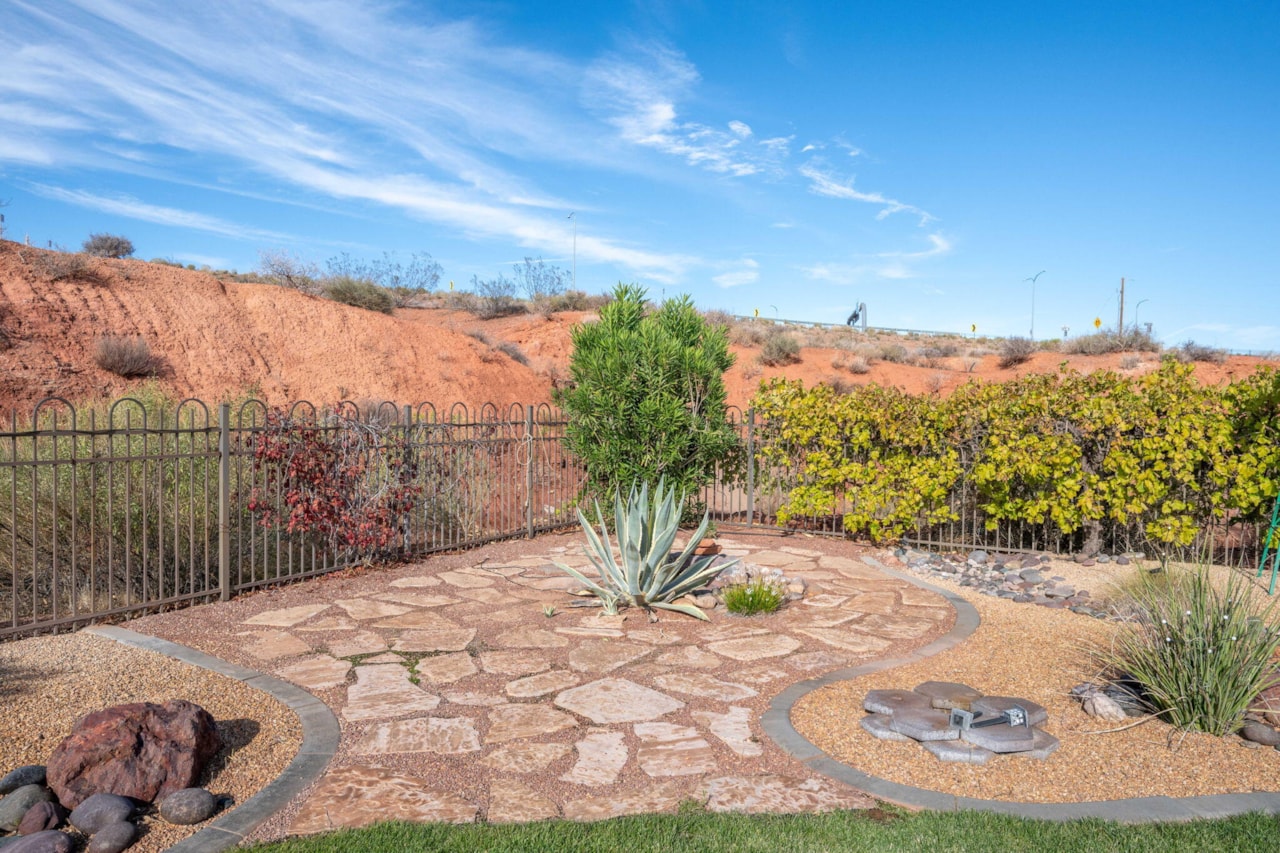 2518 N Expedition LN Washington, UT 84780 home for sale, MLS#25-266139 - Erika Rogers Photo 24