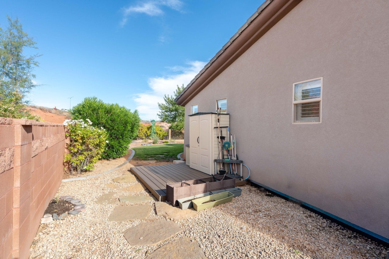 2518 N Expedition LN Washington, UT 84780 home for sale, MLS#25-266139 - Erika Rogers Photo 25