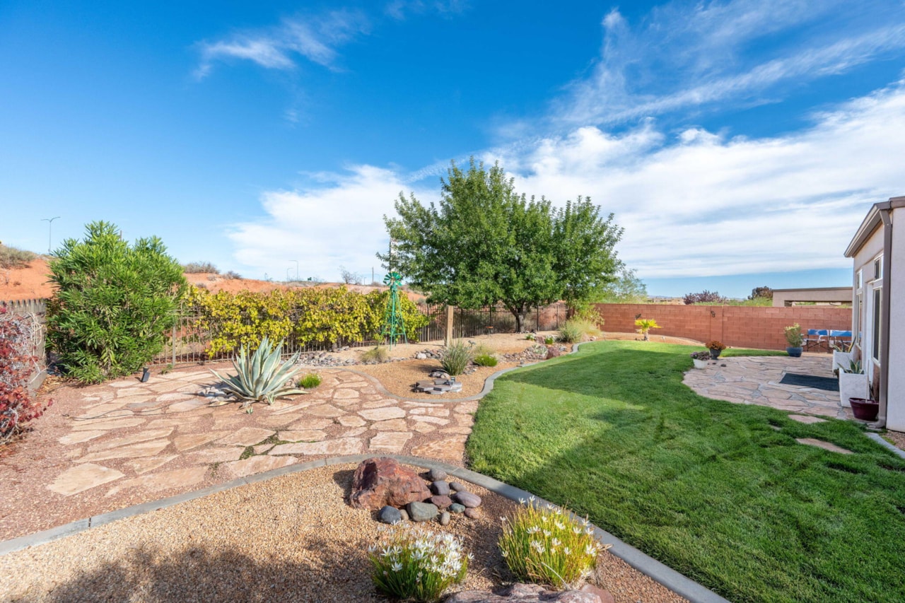 2518 N Expedition LN Washington, UT 84780 home for sale, MLS#25-266139 - Erika Rogers Photo 26