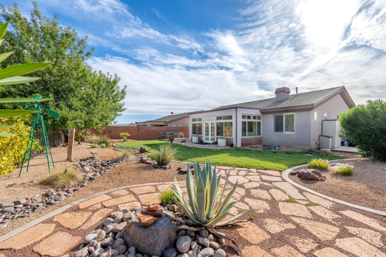 2518 N Expedition LN Washington, UT 84780 home for sale, MLS#25-266139 - Erika Rogers Photo 27