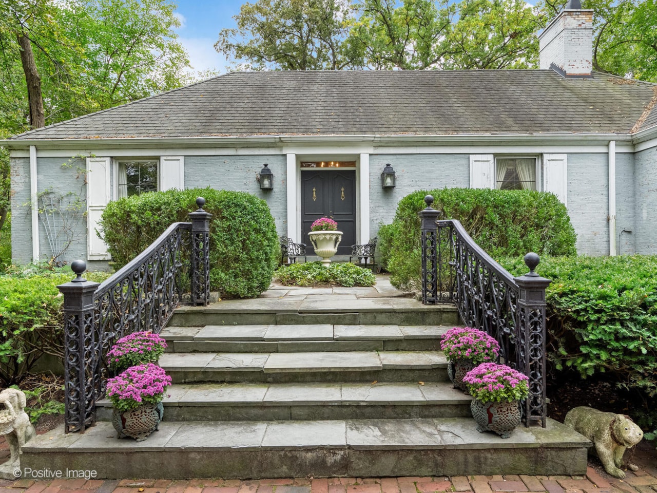 704 Bittersweet Ln Hinsdale, IL 60521 | MLS 12496260