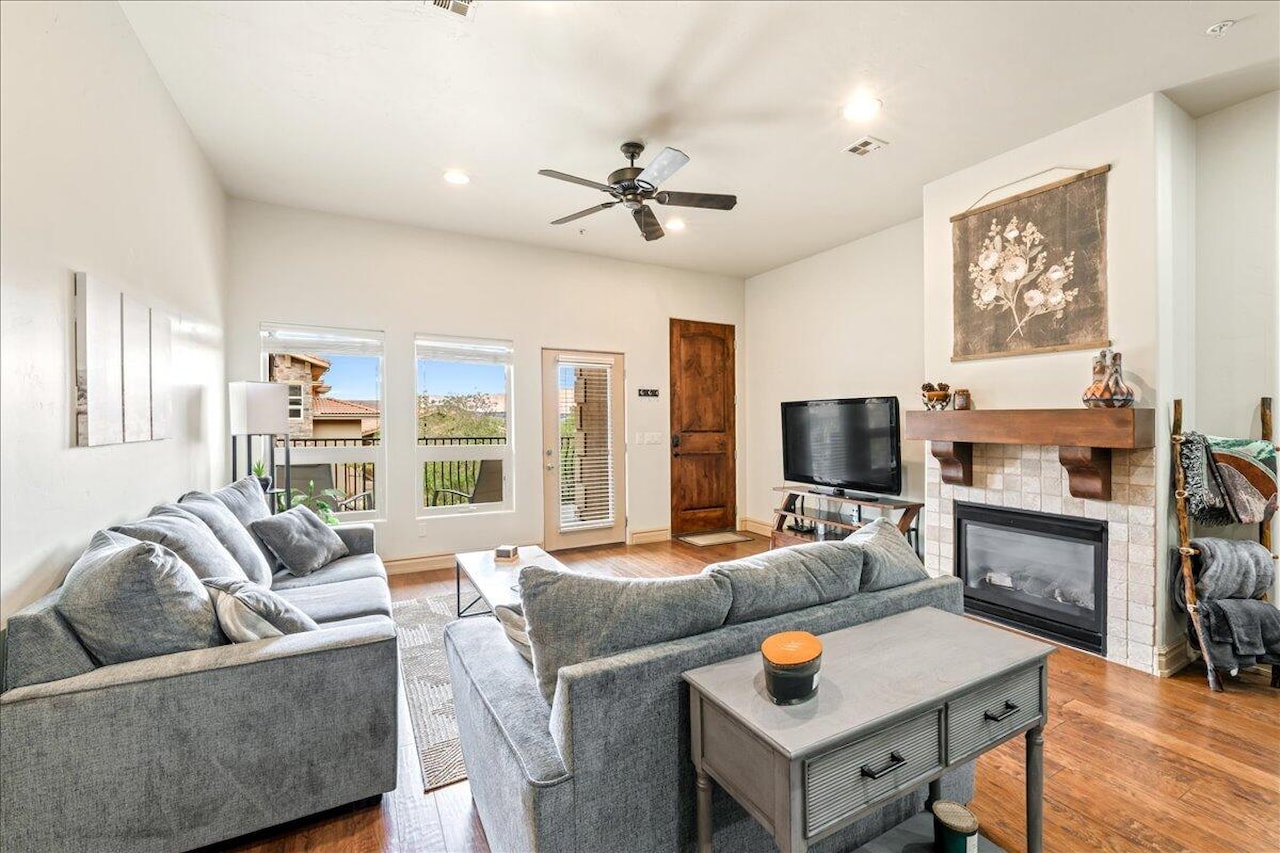 280 S Luce Del Sol DR #514 St George, UT 84770 condo for sale, MLS#25-266141 - Erika Rogers Photo 8