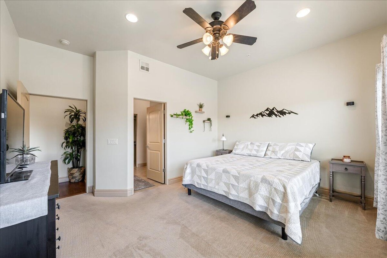 280 S Luce Del Sol DR #514 St George, UT 84770 condo for sale, MLS#25-266141 - Erika Rogers Photo 17