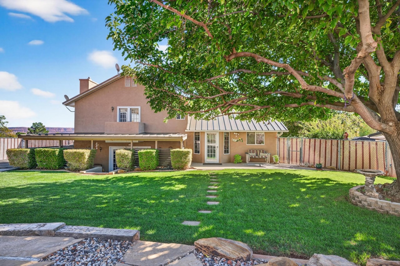 1045 E Hemlock CIR St George, UT 84790 home for sale, MLS#25-266144 - Erika Rogers Photo 35