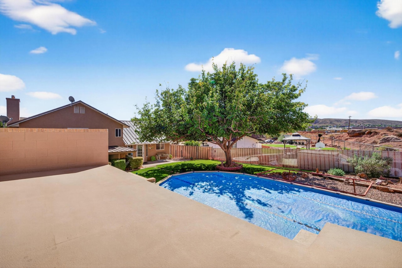 1045 E Hemlock CIR St George, UT 84790 home for sale, MLS#25-266144 - Erika Rogers Photo 40