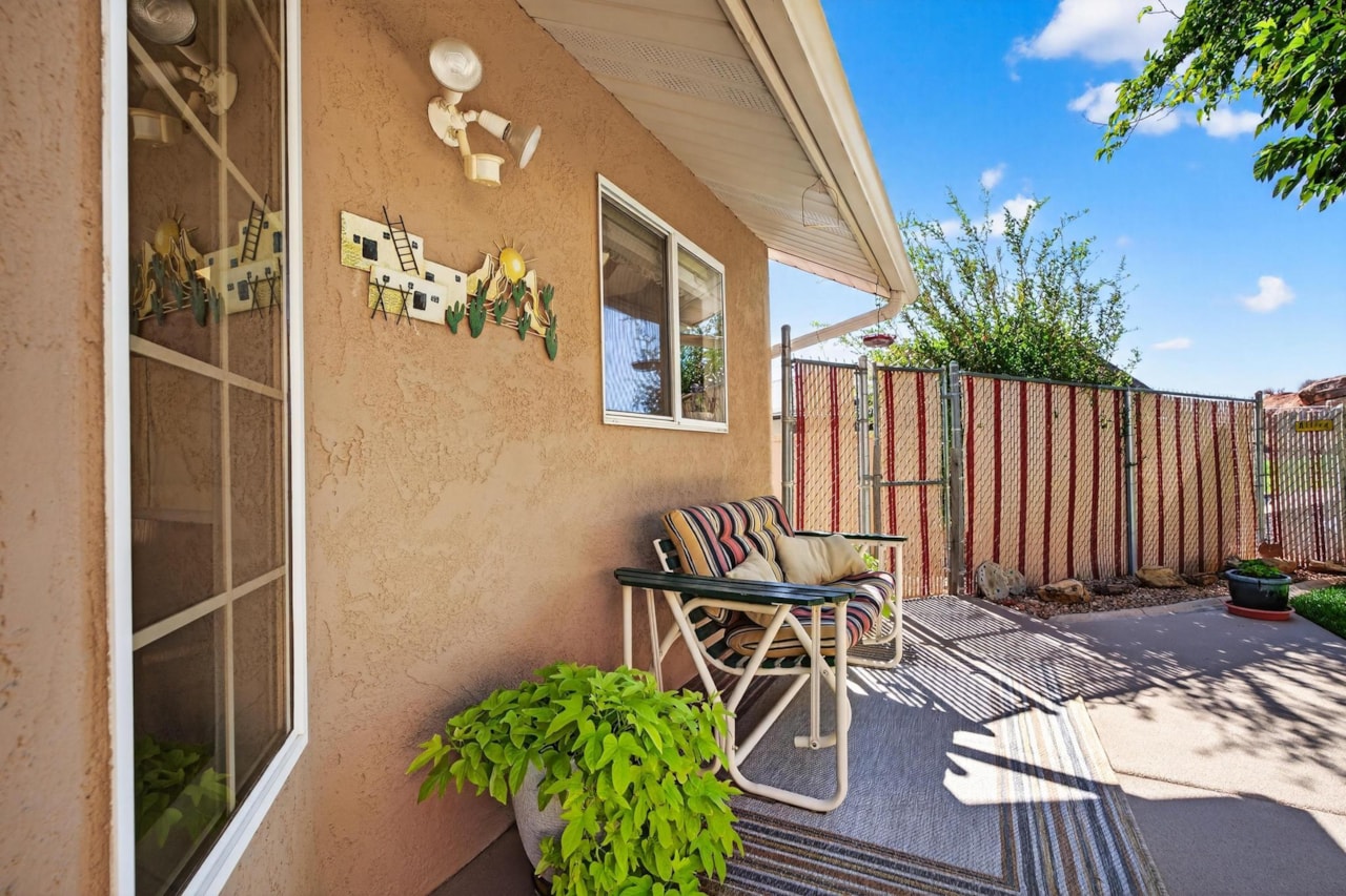 1045 E Hemlock CIR St George, UT 84790 home for sale, MLS#25-266144 - Erika Rogers Photo 53