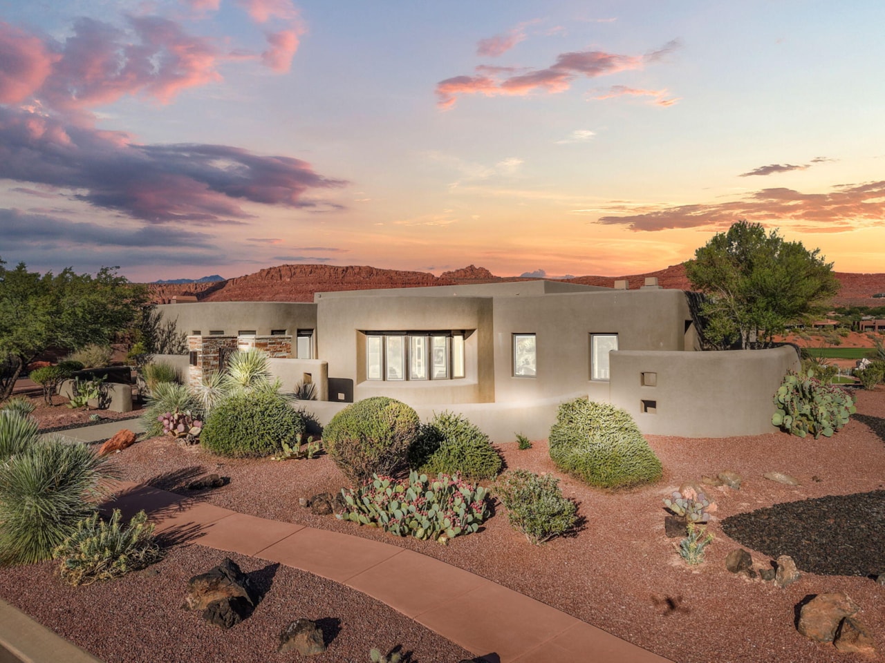 2228 N Chaco Trl St George, UT 84770 home for sale, MLS#25-265930 - Erika Rogers Photo 4