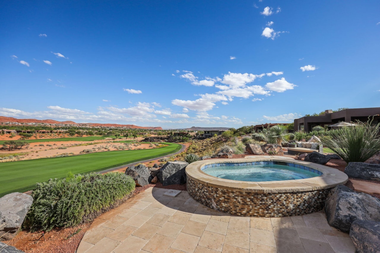 2228 N Chaco Trl St George, UT 84770 home for sale, MLS#25-265930 - Erika Rogers Photo 9