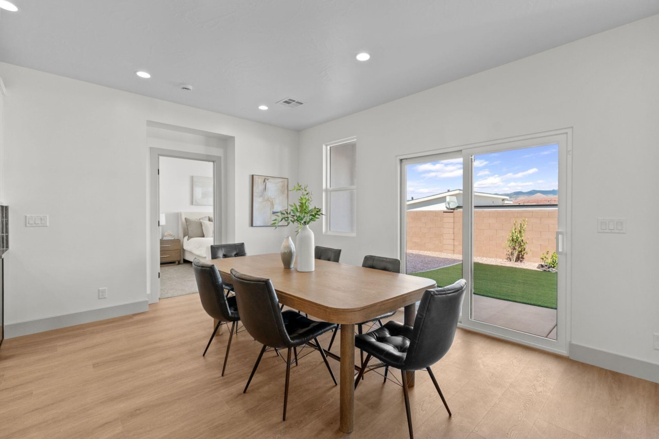 983 E Coyote Crest DR Washington, UT 84780 home for sale, MLS#25-266154 - Erika Rogers Photo 12