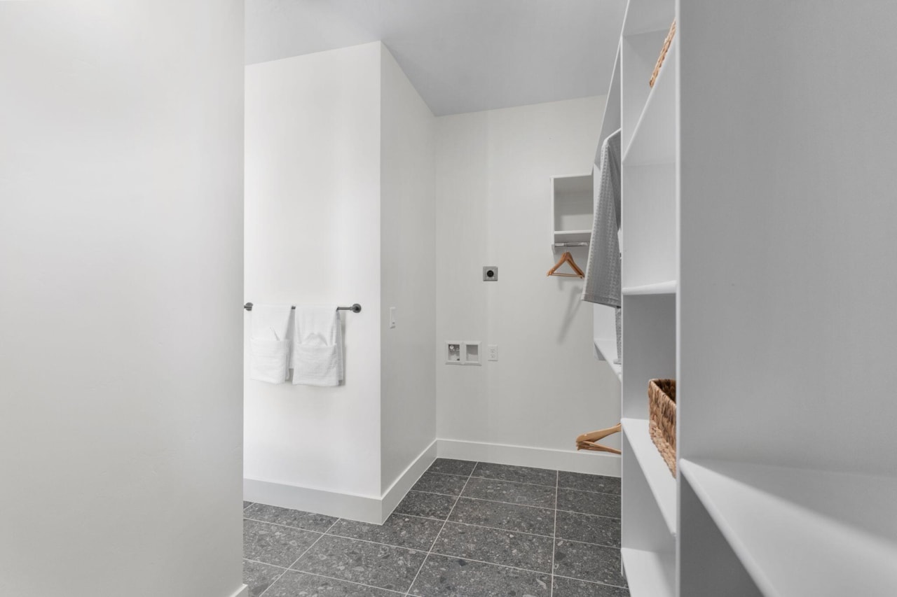 983 E Coyote Crest DR Washington, UT 84780 home for sale, MLS#25-266154 - Erika Rogers Photo 21