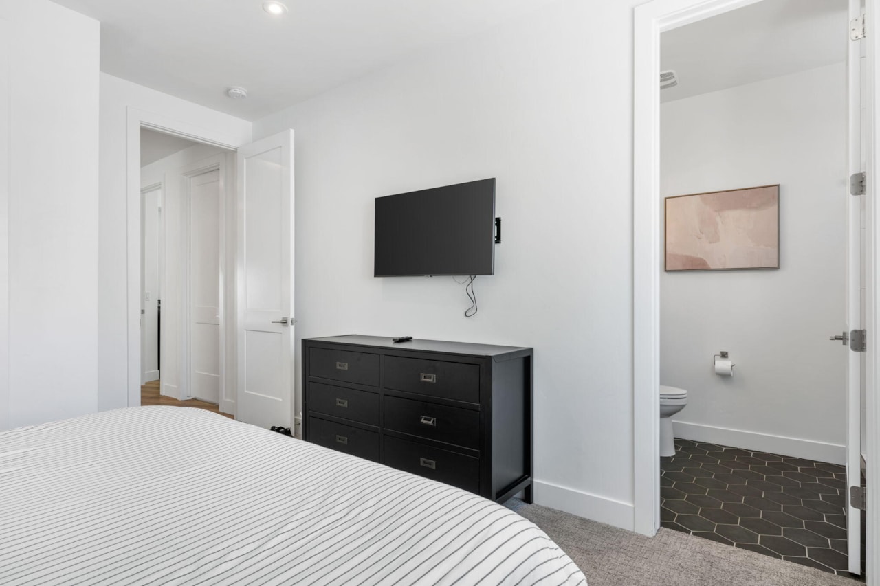 740 Olympic LN St George, UT 84790 home for sale, MLS#25-265577 - Erika Rogers Photo 18