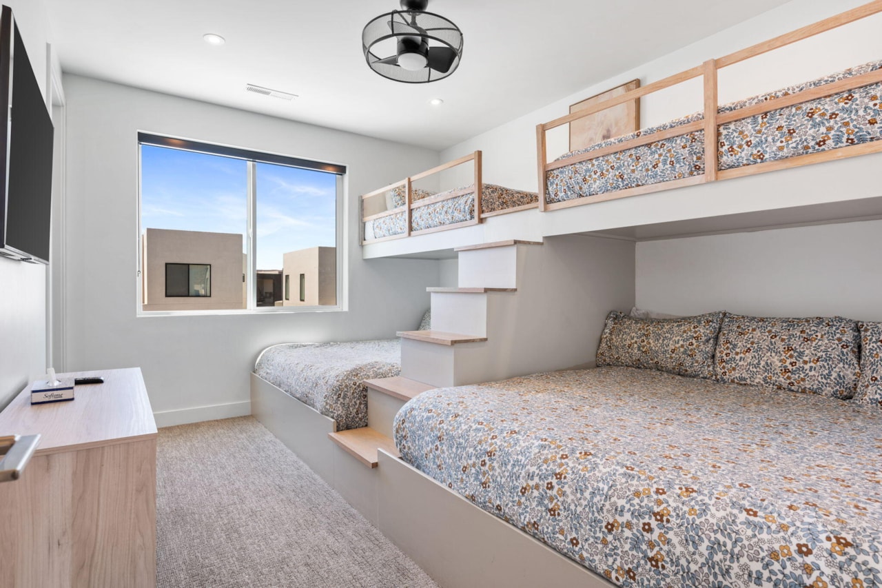 740 Olympic LN St George, UT 84790 home for sale, MLS#25-265577 - Erika Rogers Photo 24