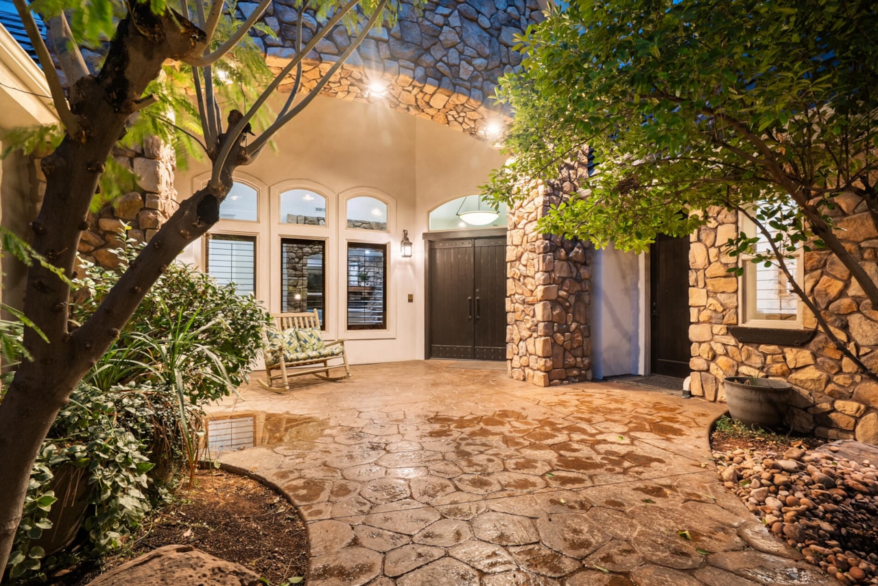 1019 S 900  E St George, UT 84790 home for sale, MLS#25-265669 - Erika Rogers Photo 6