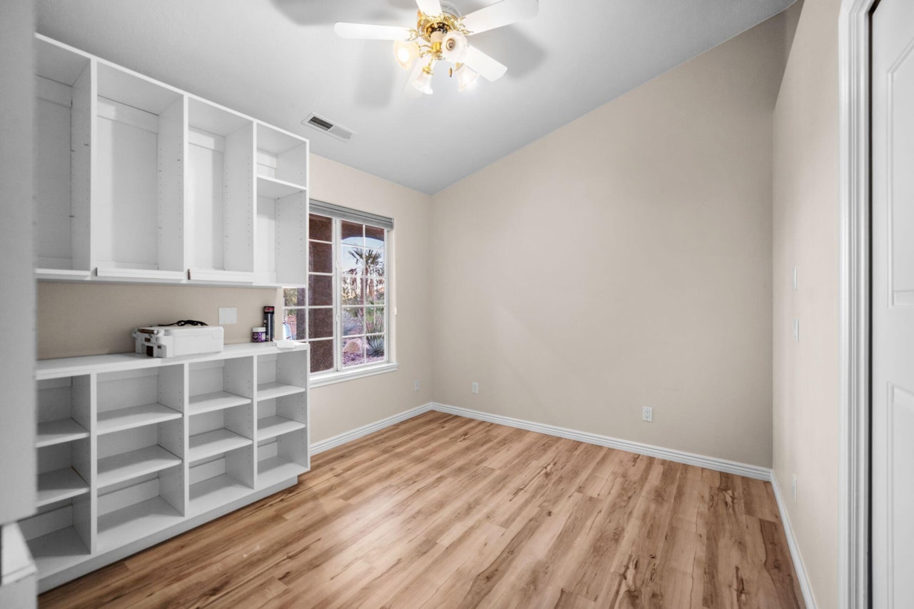 2144 E 220 CIR S St George, UT 84790 home for sale, MLS#25-266182 - Erika Rogers Photo 13