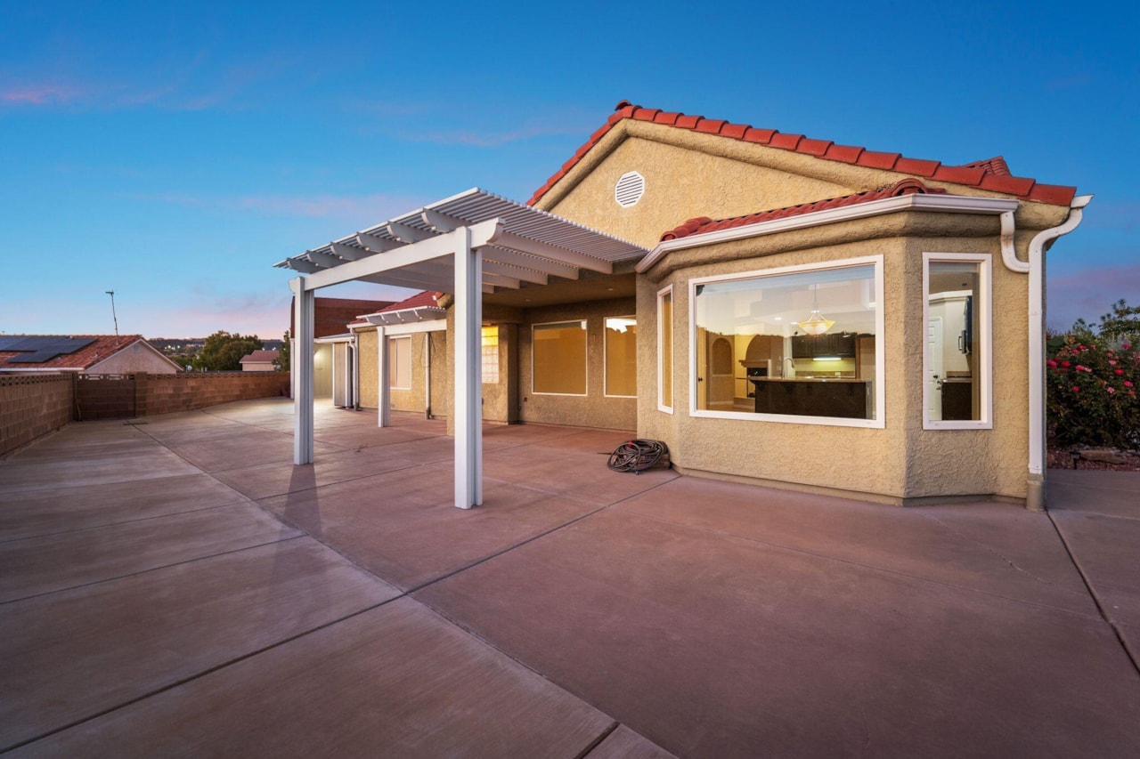 2144 E 220 CIR S St George, UT 84790 home for sale, MLS#25-266182 - Erika Rogers Photo 14