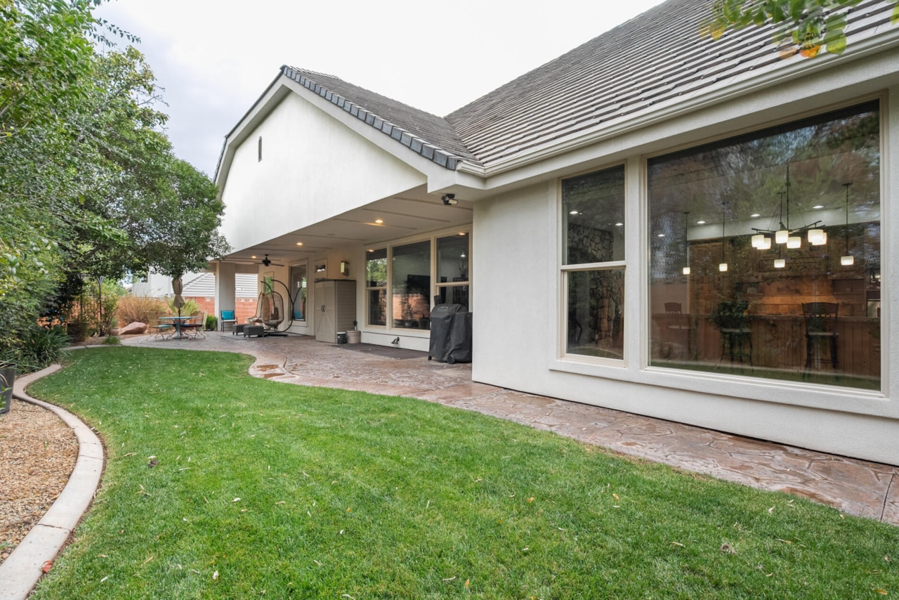 1019 S 900  E St George, UT 84790 home for sale, MLS#25-265669 - Erika Rogers Photo 13