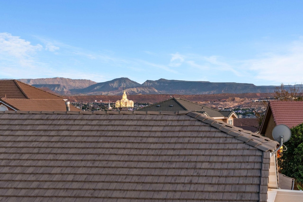 2144 E 220 CIR S St George, UT 84790 home for sale, MLS#25-266182 - Erika Rogers Photo 17