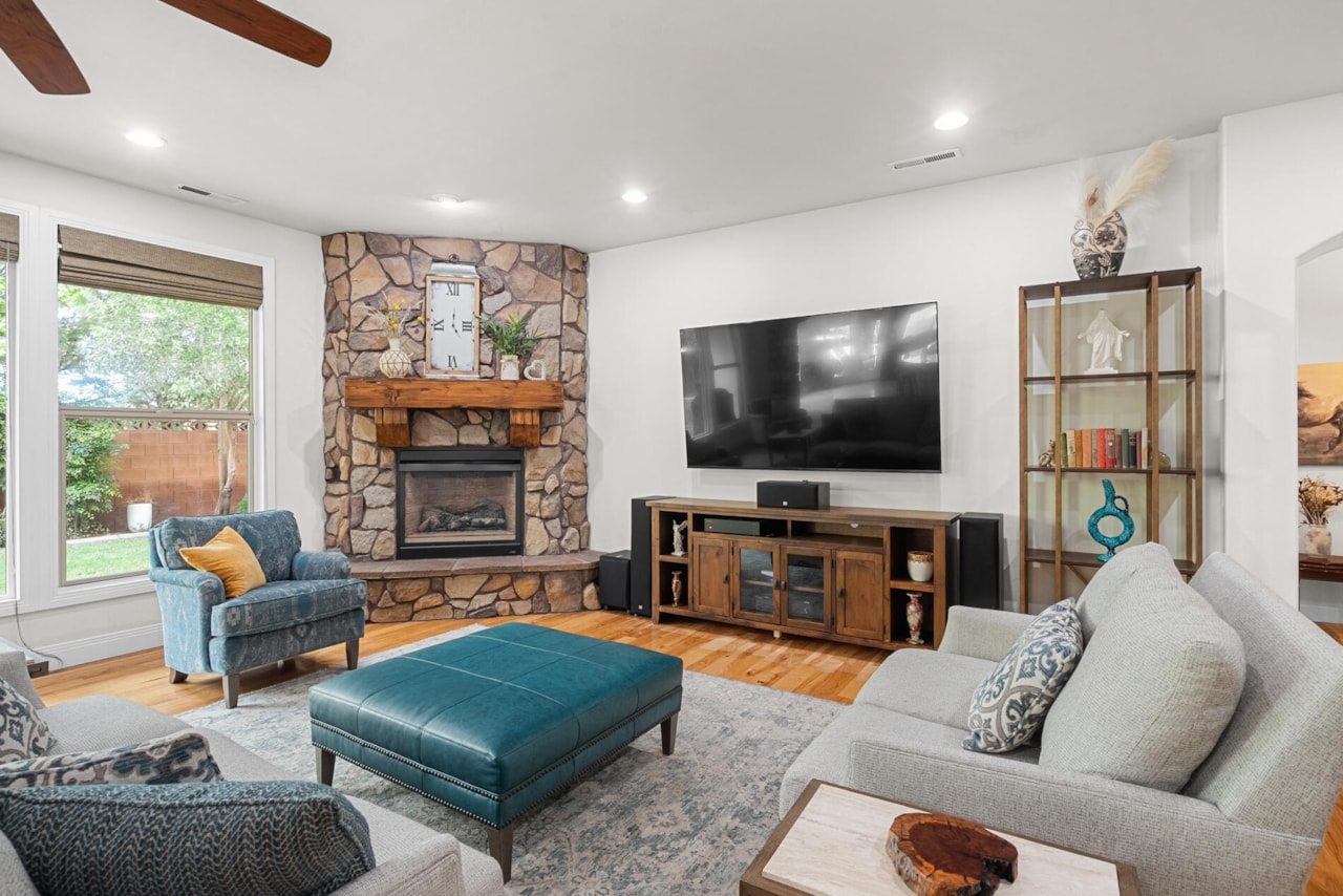 1019 S 900  E St George, UT 84790 home for sale, MLS#25-265669 - Erika Rogers Photo 16