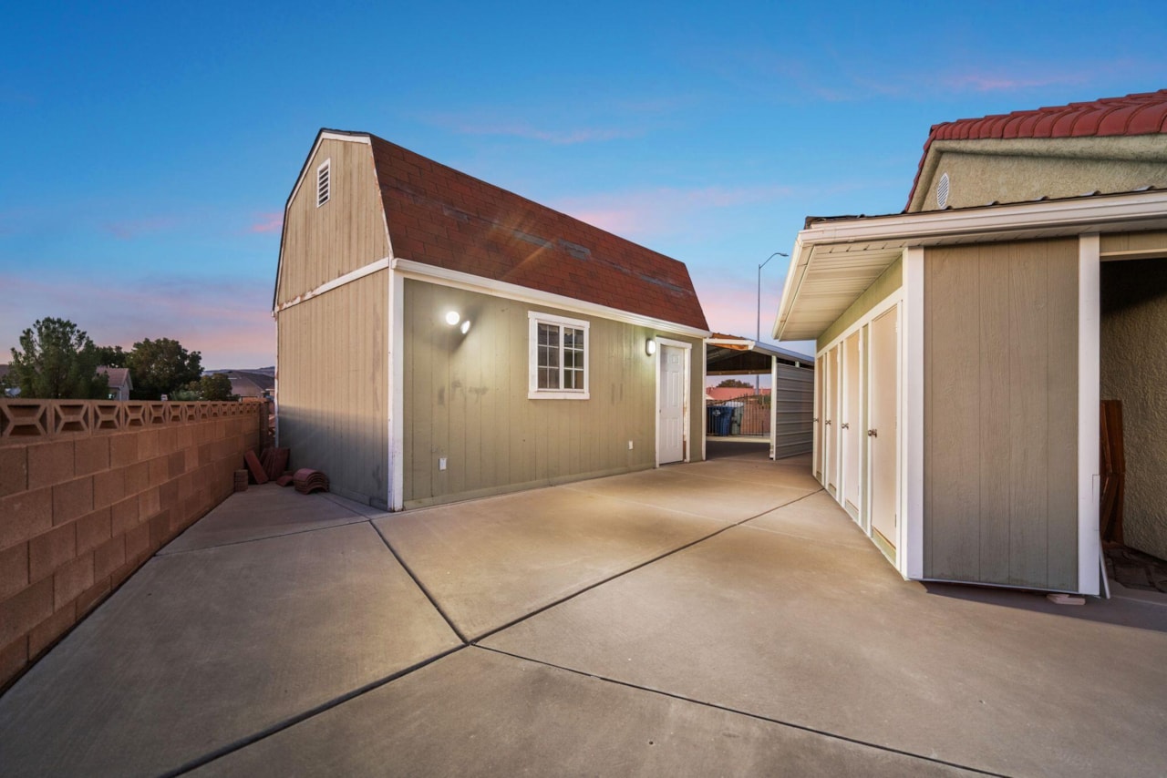 2144 E 220 CIR S St George, UT 84790 home for sale, MLS#25-266182 - Erika Rogers Photo 22