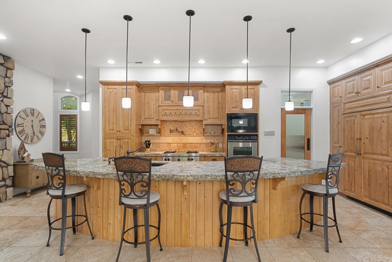 1019 S 900  E St George, UT 84790 home for sale, MLS#25-265669 - Erika Rogers Photo 22