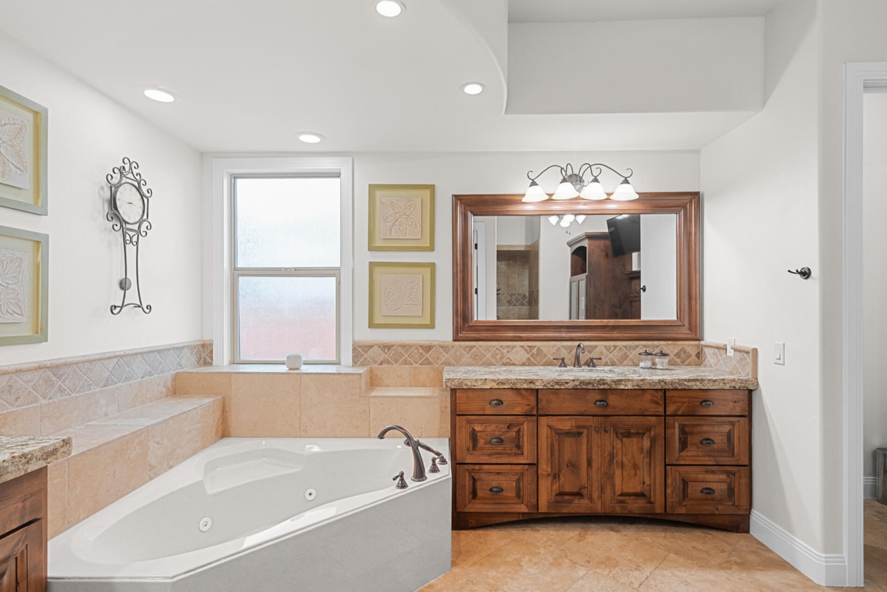 1019 S 900  E St George, UT 84790 home for sale, MLS#25-265669 - Erika Rogers Photo 33