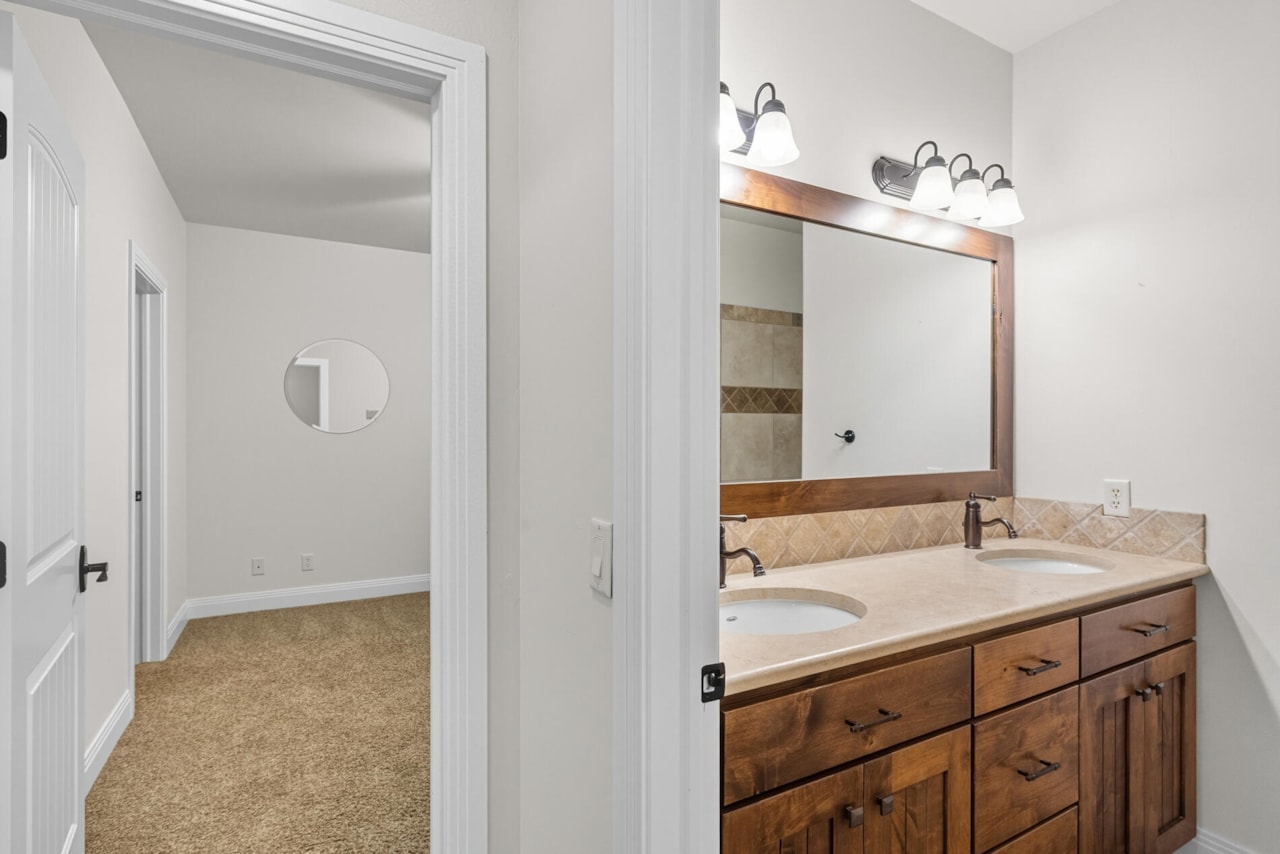 1019 S 900  E St George, UT 84790 home for sale, MLS#25-265669 - Erika Rogers Photo 76