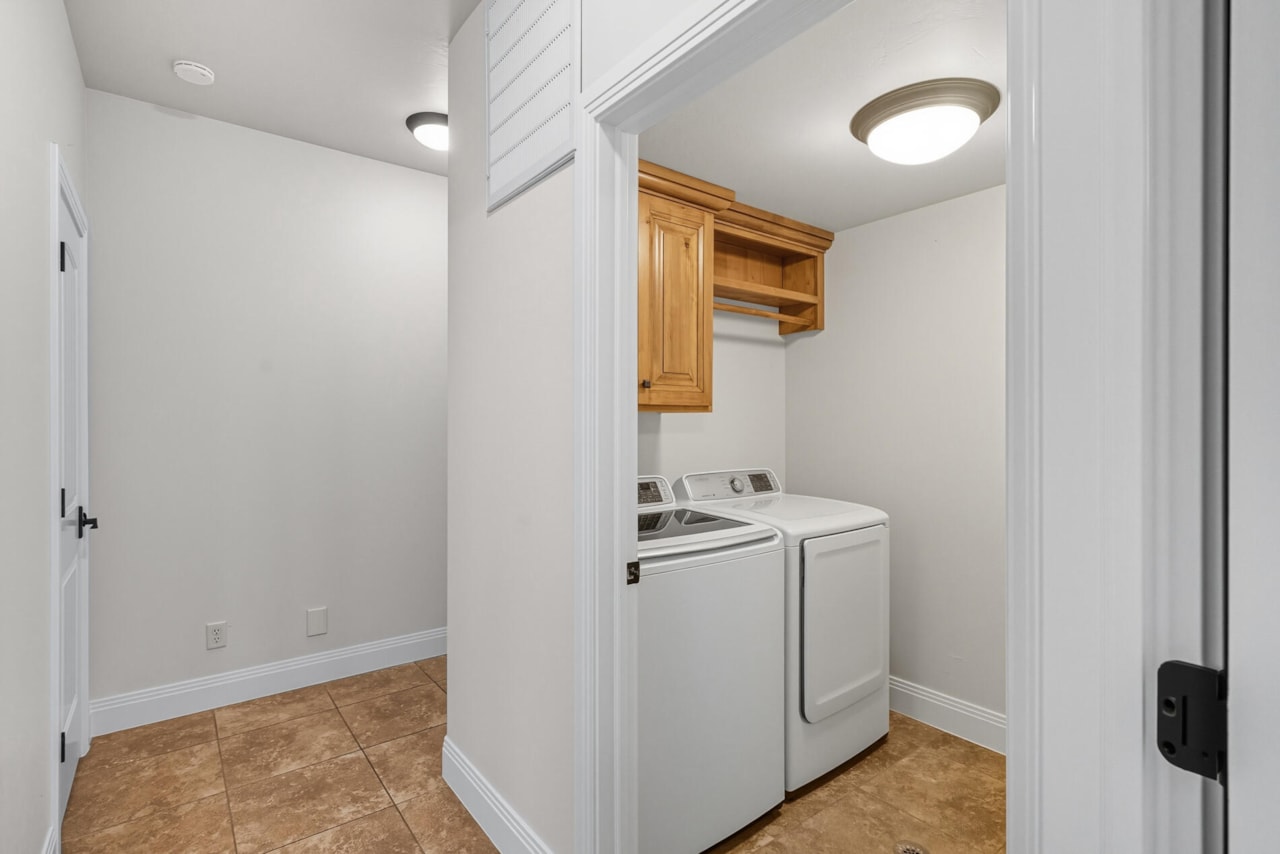 1019 S 900  E St George, UT 84790 home for sale, MLS#25-265669 - Erika Rogers Photo 78