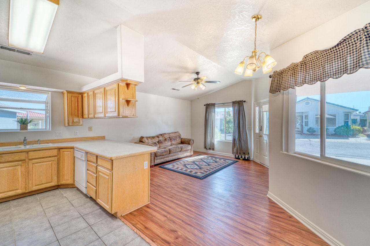 2990 E Riverside DR #157 St George, UT 84790 home for sale, MLS#25-263310 - Erika Rogers Photo 7