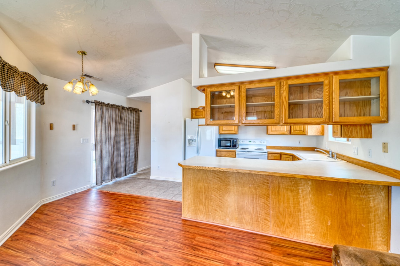 2990 E Riverside DR #157 St George, UT 84790 home for sale, MLS#25-263310 - Erika Rogers Photo 8