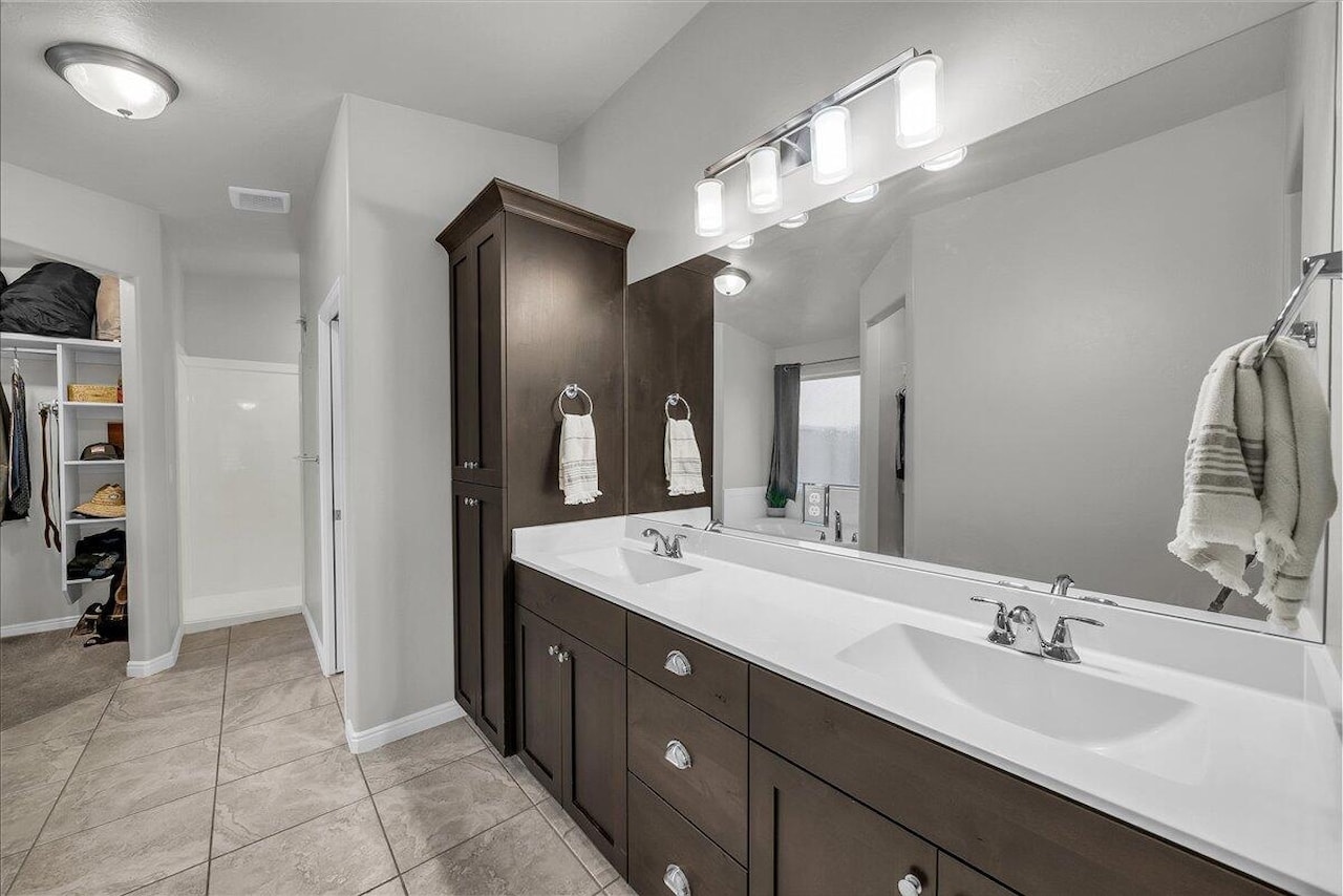 1113 E 3685  S Washington, UT 84780 home for sale, MLS#25-266227 - Erika Rogers Photo 13