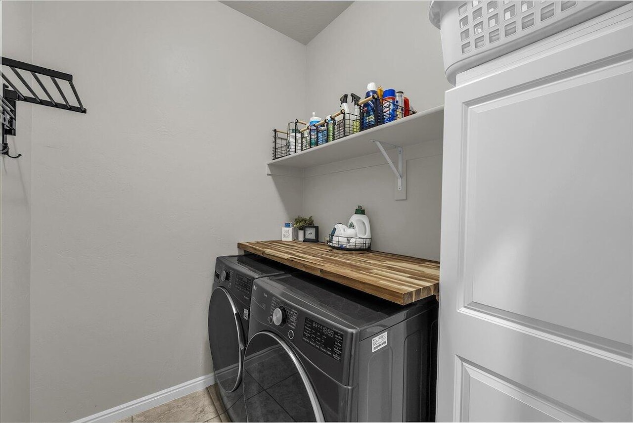 1113 E 3685  S Washington, UT 84780 home for sale, MLS#25-266227 - Erika Rogers Photo 16