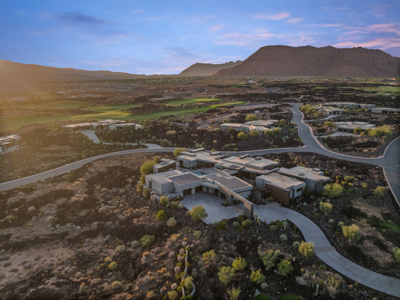 2515 N Tacheene DR St George, UT 84770 home for sale, MLS#25-265445 - Erika Rogers Photo 4