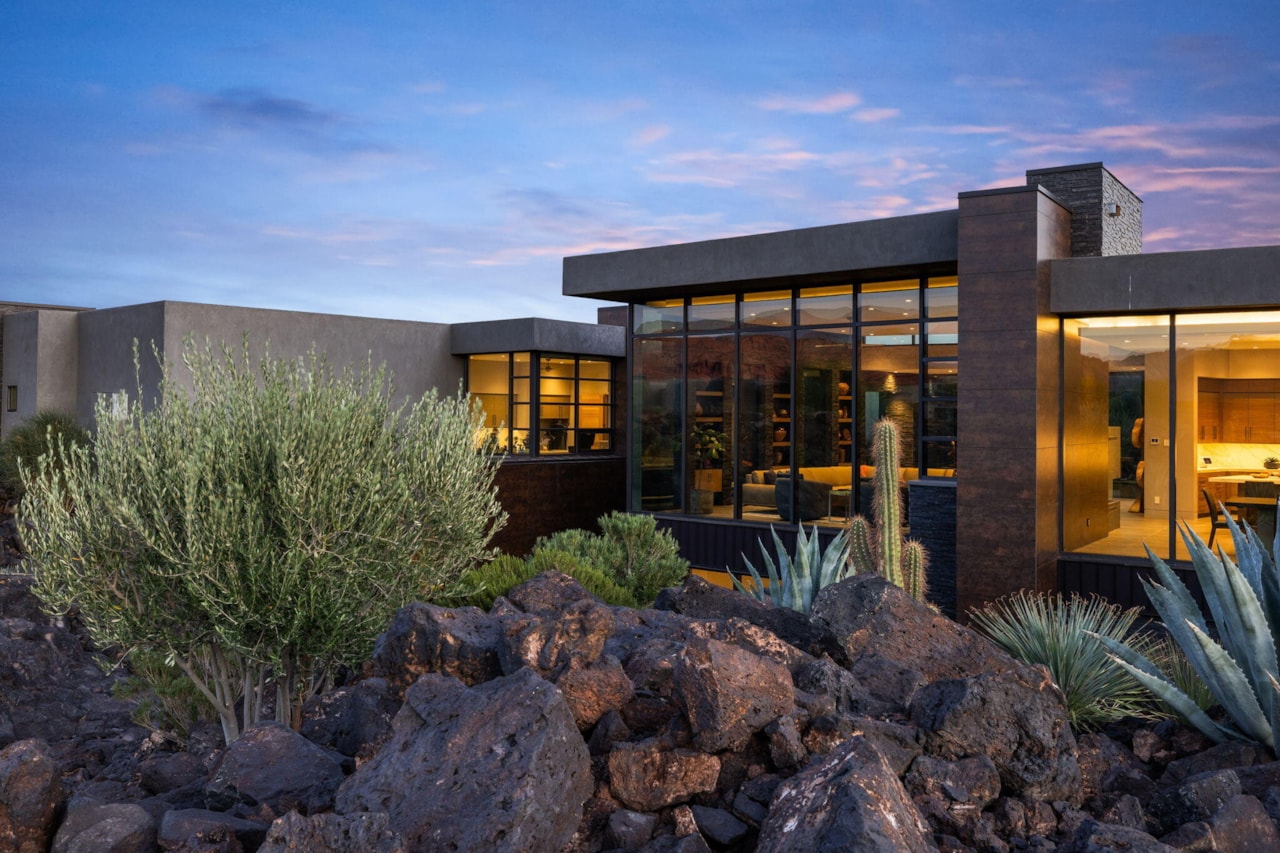 2515 N Tacheene DR St George, UT 84770 home for sale, MLS#25-265445 - Erika Rogers Photo 15