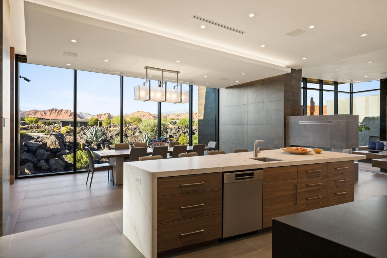 2515 N Tacheene DR St George, UT 84770 home for sale, MLS#25-265445 - Erika Rogers Photo 36