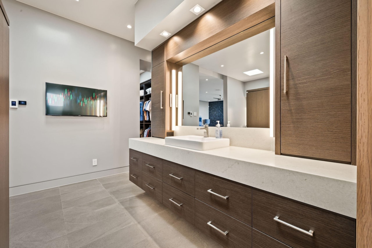 2515 N Tacheene DR St George, UT 84770 home for sale, MLS#25-265445 - Erika Rogers Photo 54