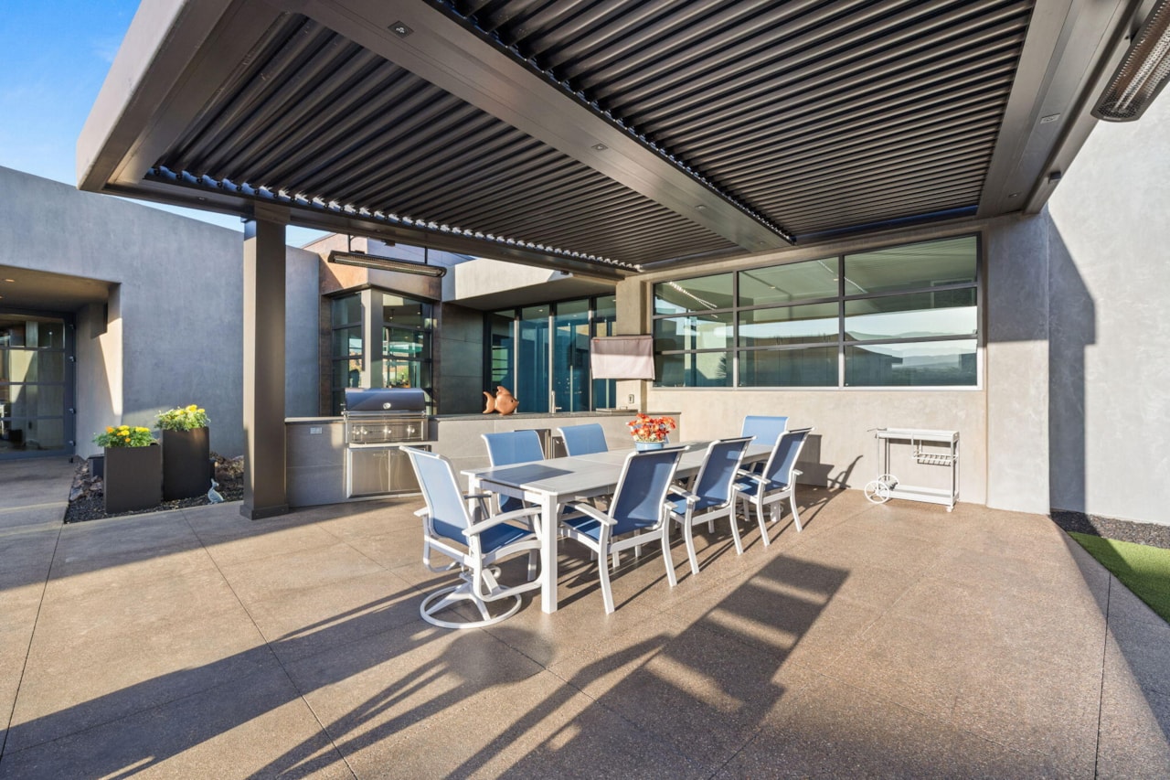 2515 N Tacheene DR St George, UT 84770 home for sale, MLS#25-265445 - Erika Rogers Photo 97