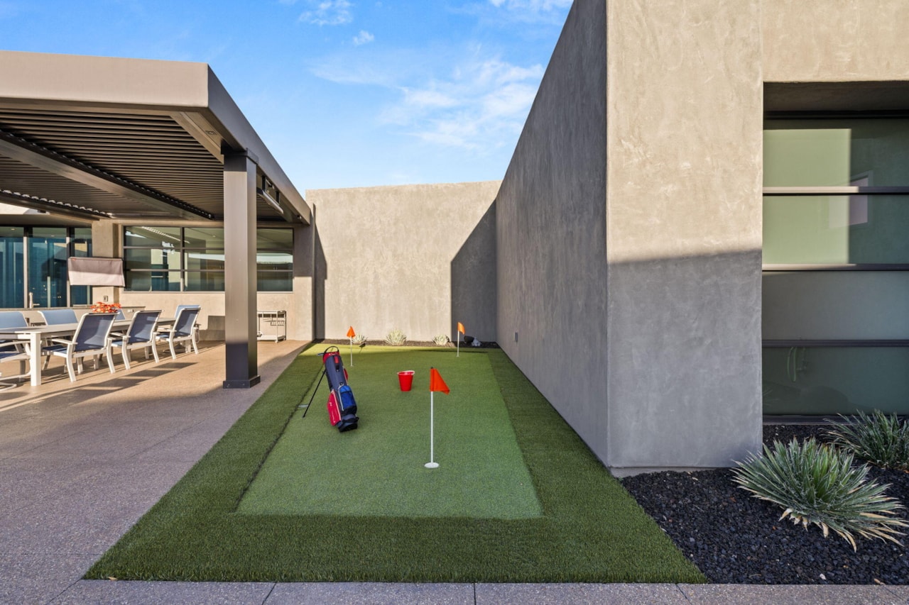 2515 N Tacheene DR St George, UT 84770 home for sale, MLS#25-265445 - Erika Rogers Photo 101