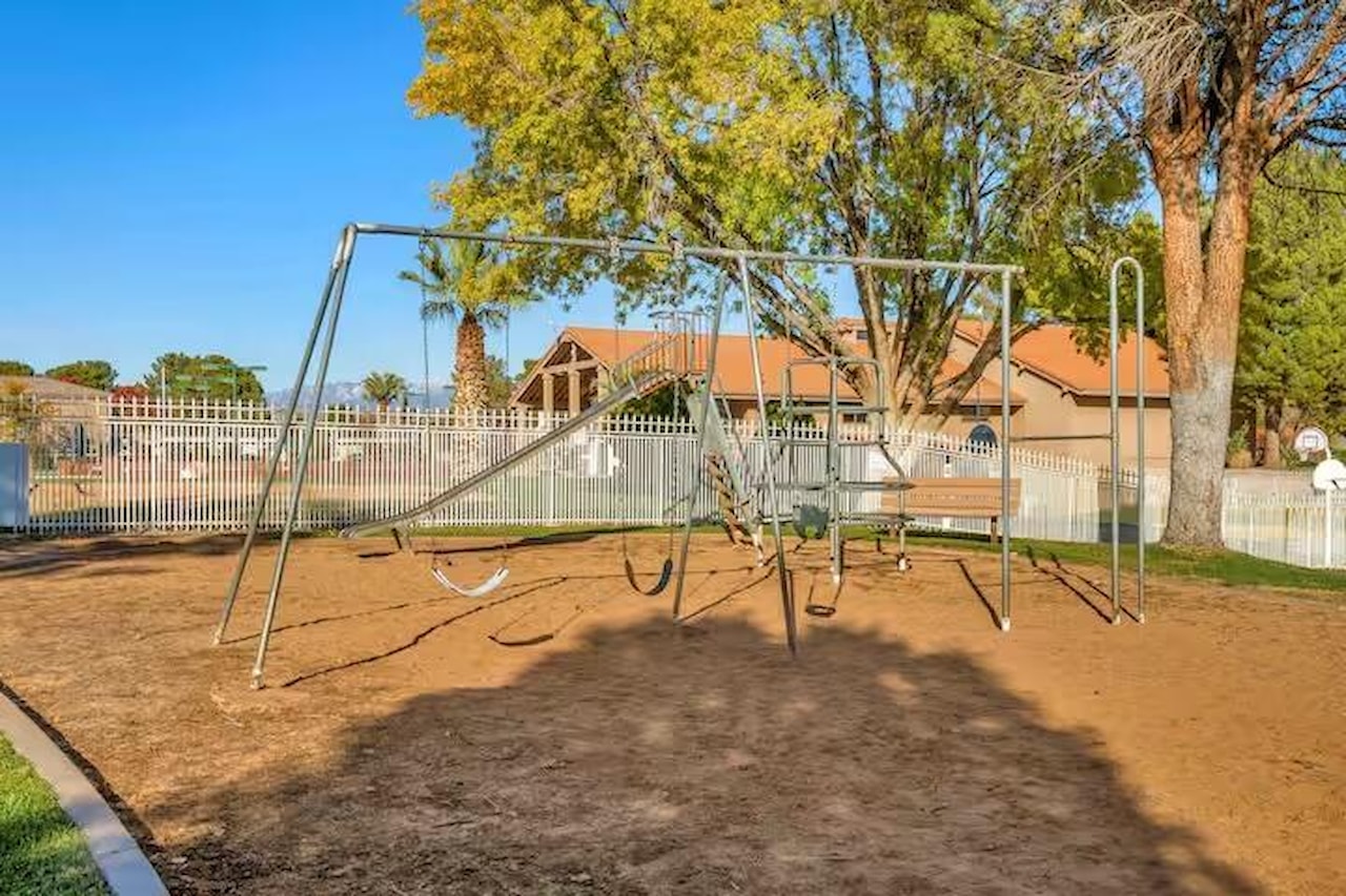 860 S Village RD #L-10 St George, UT 84770 condo for sale, MLS#25-266209 - Erika Rogers Photo 29